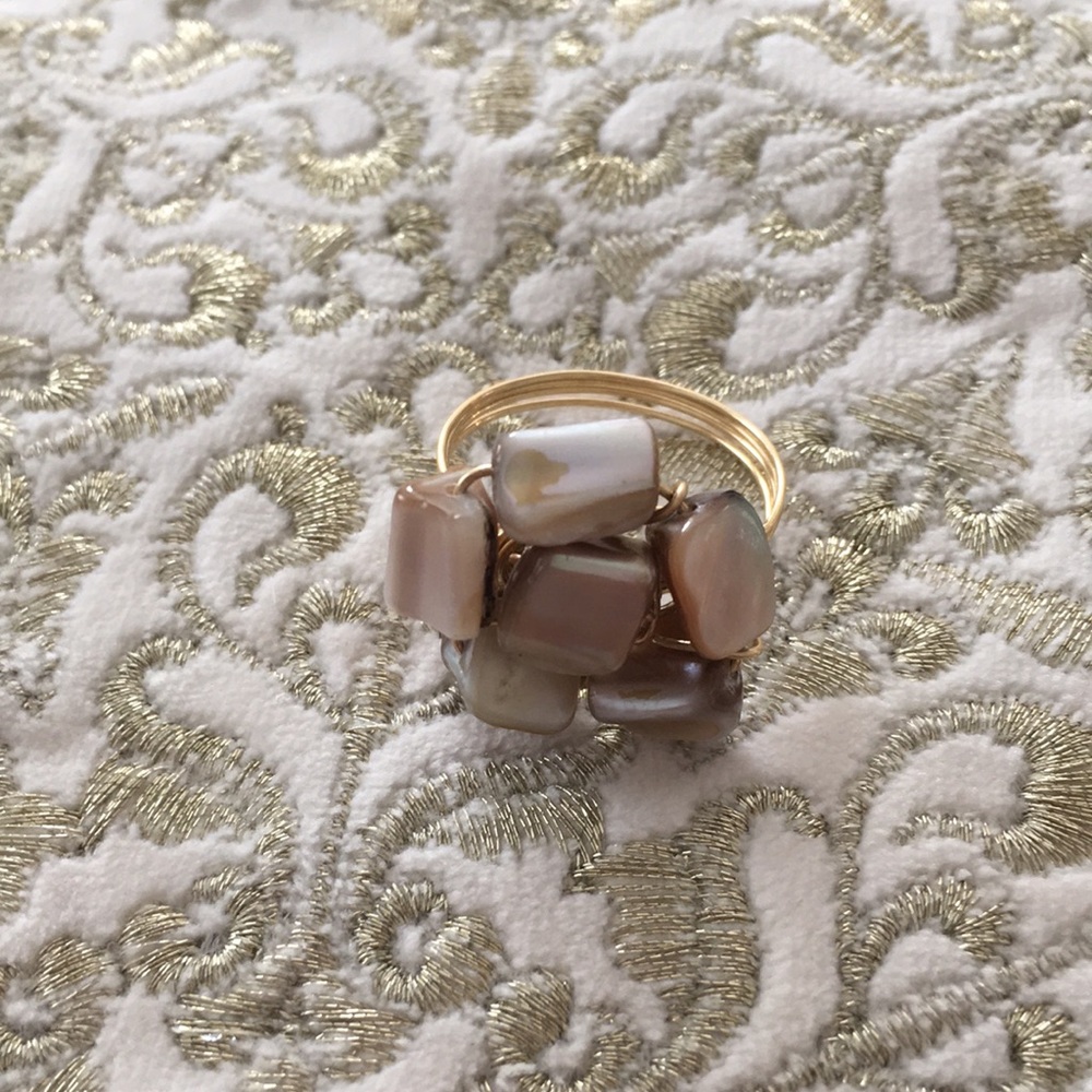 Wire Wrapped Ring With Shells. - image 4